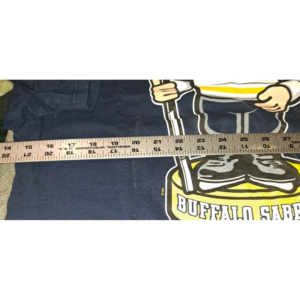 Majestic Mens Lg Buffalo Sabres  Navy Short Sleeve Tee Never Worn Hockey NHL - Picture 2 of 4